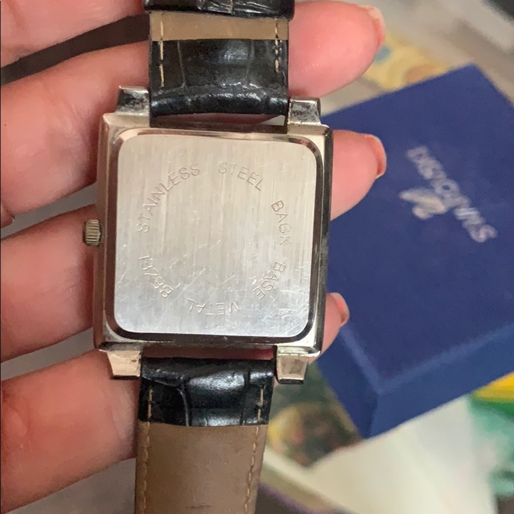 Watch - Picture 3 of 3